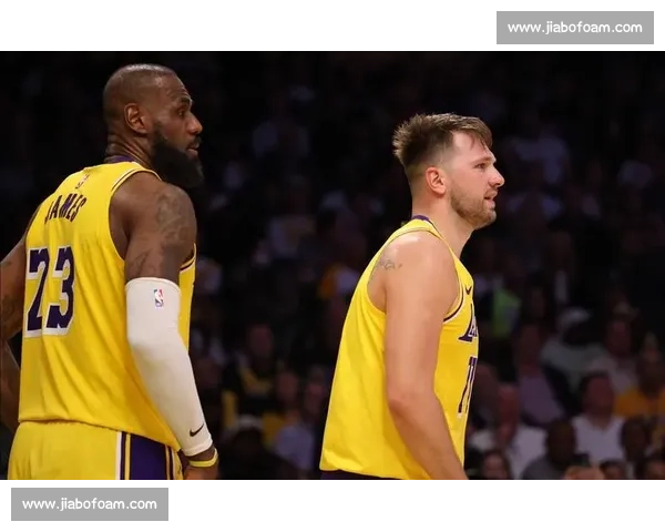 顶薪拒降！詹姆斯铁心离队，湖人重建东契奇时代开启