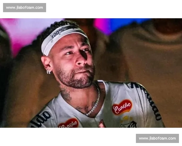 月薪 522 万!内马尔重返桑托斯魔鬼训练,保级生死战在即秀肌肉状态